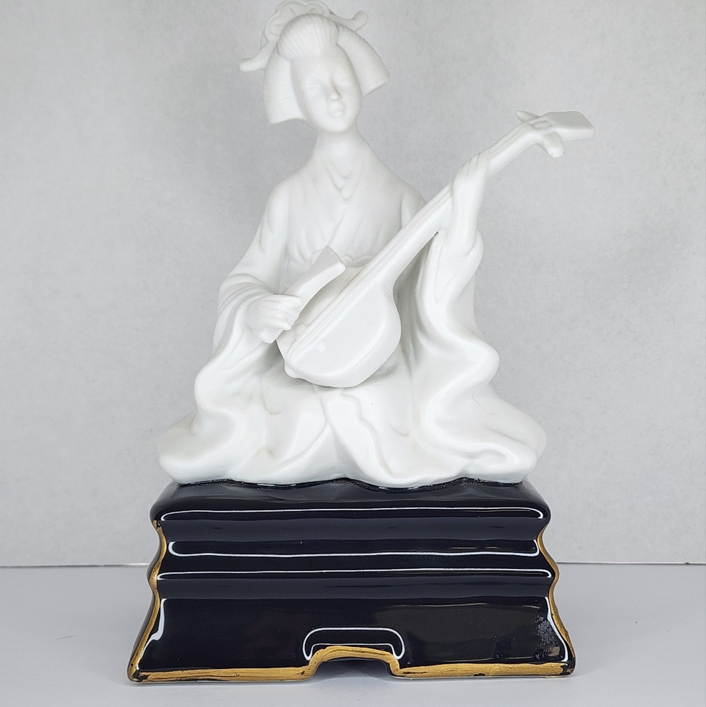 Towle White and Black Sculpture Art Piece